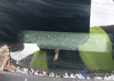 2010 Ford Focus Se z USA, uszkodzony, nr VIN 1FAHP3FN5AW296009